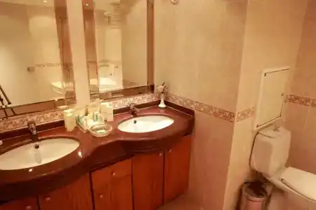 Ramada by Wyndham Sofia City Center - 44