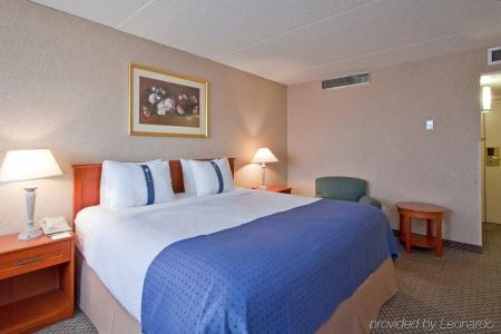 Holiday Inn Macleod Trail South - 4