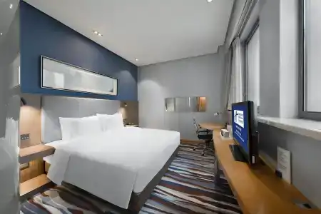 Holiday Inn Express Chongqing Guanyinqiao , an IHG - 86