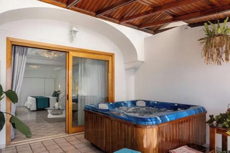 Eden Roc Suites - 341
