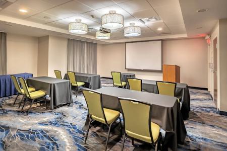 Fairfield Inn & Suites by Marriott - 26