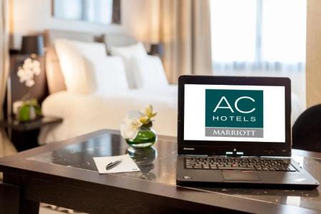 Ac Paris Porte Maillot By Marriott - 55