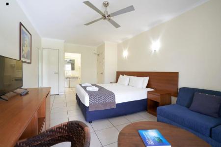 Cairns Queenslander & Apartments - 4