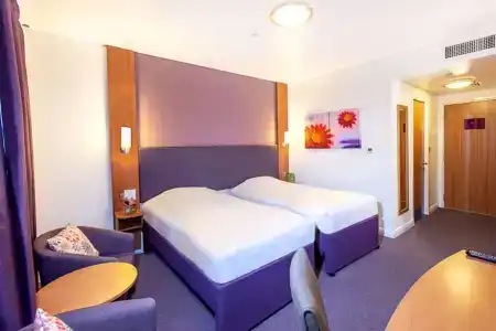 Premier Inn Abu Dhabi International Airport - 5