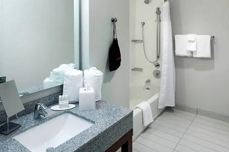 Courtyard by Marriott Downtown - 31