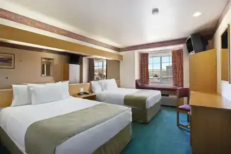 Microtel Inn & Suites by Wyndham West - 16
