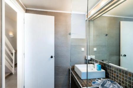 Kavos & Suites - 184