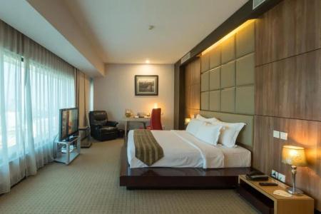 Manhattan Jakarta - 100