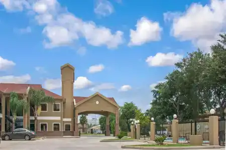 Super 8 by Wyndham Houston/Brookhollow NW - 10