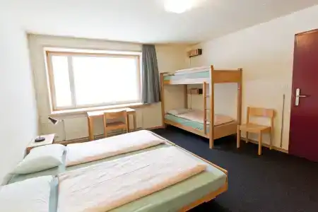 St. Moritz Youth Hostel - 3
