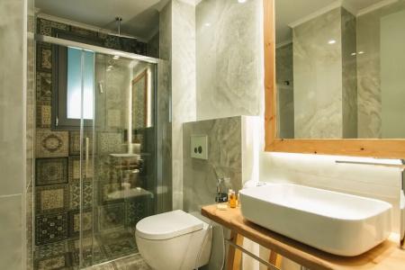 Blue Carpet Luxury Suites - 33