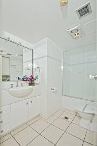 Burleigh Beach Tower - 8