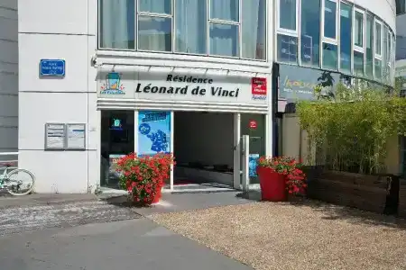 Séjours & Affaires Léonard De Vinci - 28