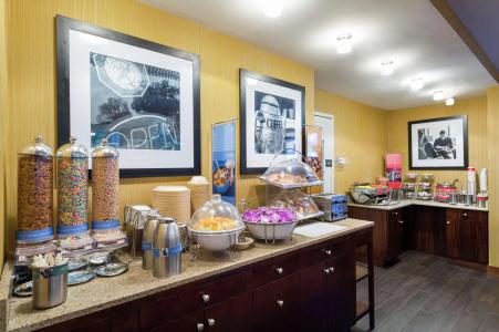 Hampton Inn Seaport Financial District - 25