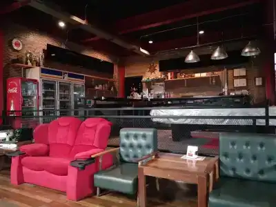 One Four Seven & Snooker Bar - 13
