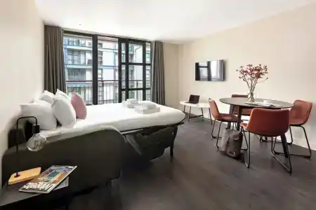 Marlin Canary Wharf - 100