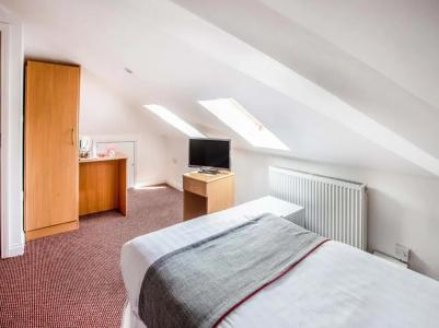 Oyo London Guest House - 102
