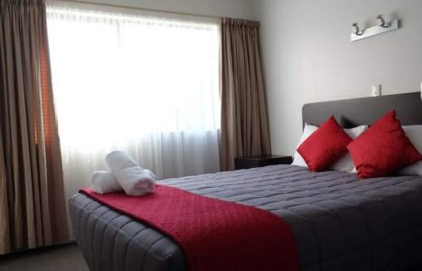 Marksman Motor Inn - 1