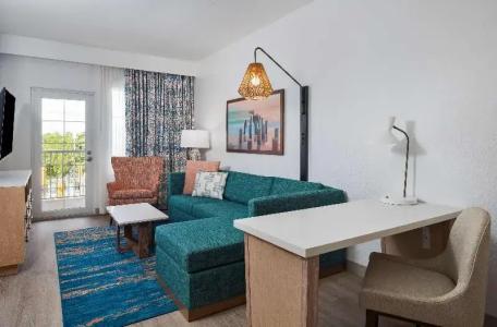 DoubleTree Suites by Hilton - 52