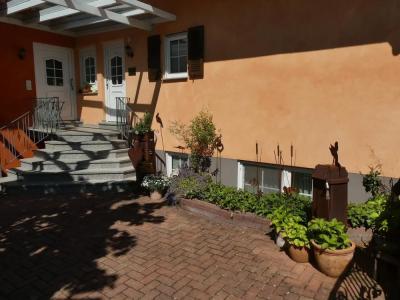 & Gästehaus Im Ziegelweg garni (Eintrittskarten für den EP über uns für jeden Tag erhältlich) - 10