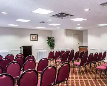 Clarion Inn & Suites Central Beach - 23