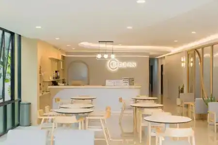 Circle Inn - 7