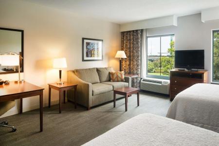 Hampton Inn & Suites-Downtown - 3