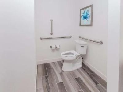 Hampton Inn & Suites Beach-Beachfront - 107