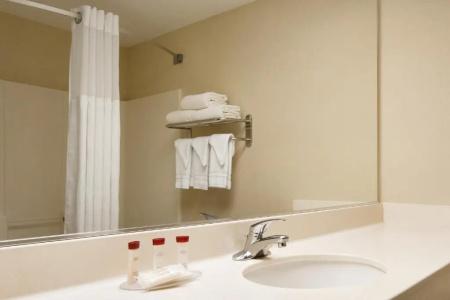 Ramada by Wyndham SeaTac Airport - 26