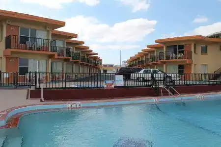 Grand Prix Beach Front - 13
