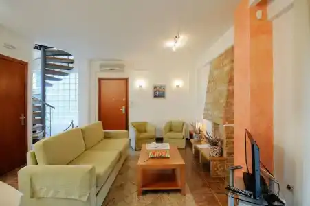 Polyastron Villas & Suites - 2