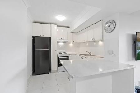 Pacific Broadbeach - 43