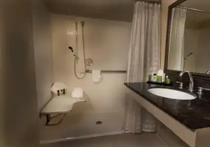 Embassy Suites - 6