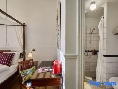 Carlton Guldsmeden - 30