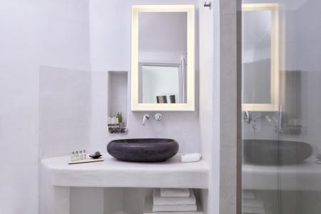 Cosmopolitan Suites - Small Luxurys of the World - 8