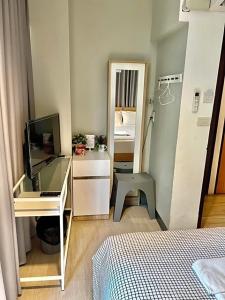 White House Hostel - 46