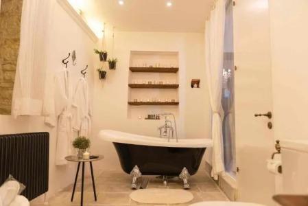 Oinou Strata - Adults Only - 46