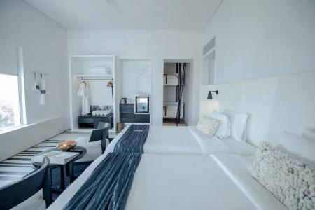 Veranda Pool Suite - 105