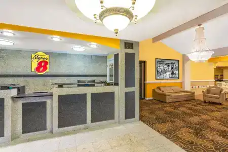 Super 8 by Wyndham Virginia Beach Oceanfront - 16