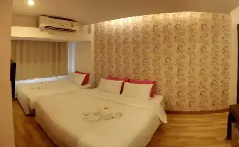 Nantra Silom - 25