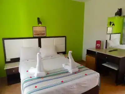 Naama Blue - 50