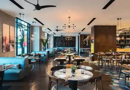 Renaissance Riverside Saigon - 28