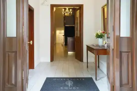 Queensgate Court - 13
