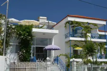 Victor Eleni - 13