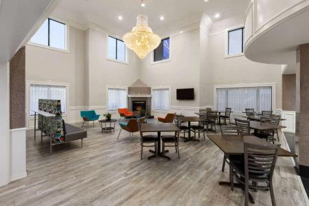Oyo Townhouse Houston Brookhollow - 13