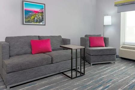 Hampton Inn & Suites/University Area - 75