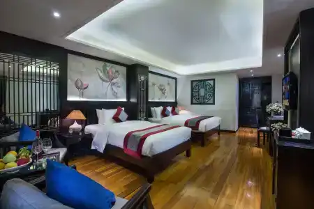 Golden Lotus Boutique - 5