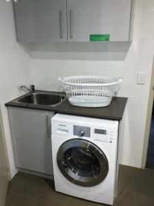 Baileys Serviced - 24
