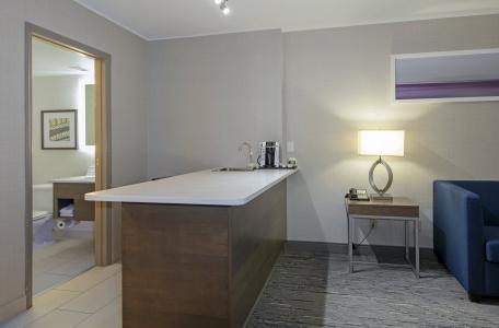 Rodeway Inn & Suites - 32