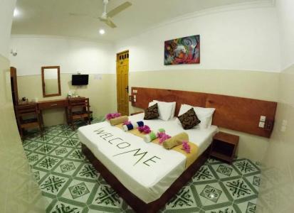 Adroit Beach Inn - 2